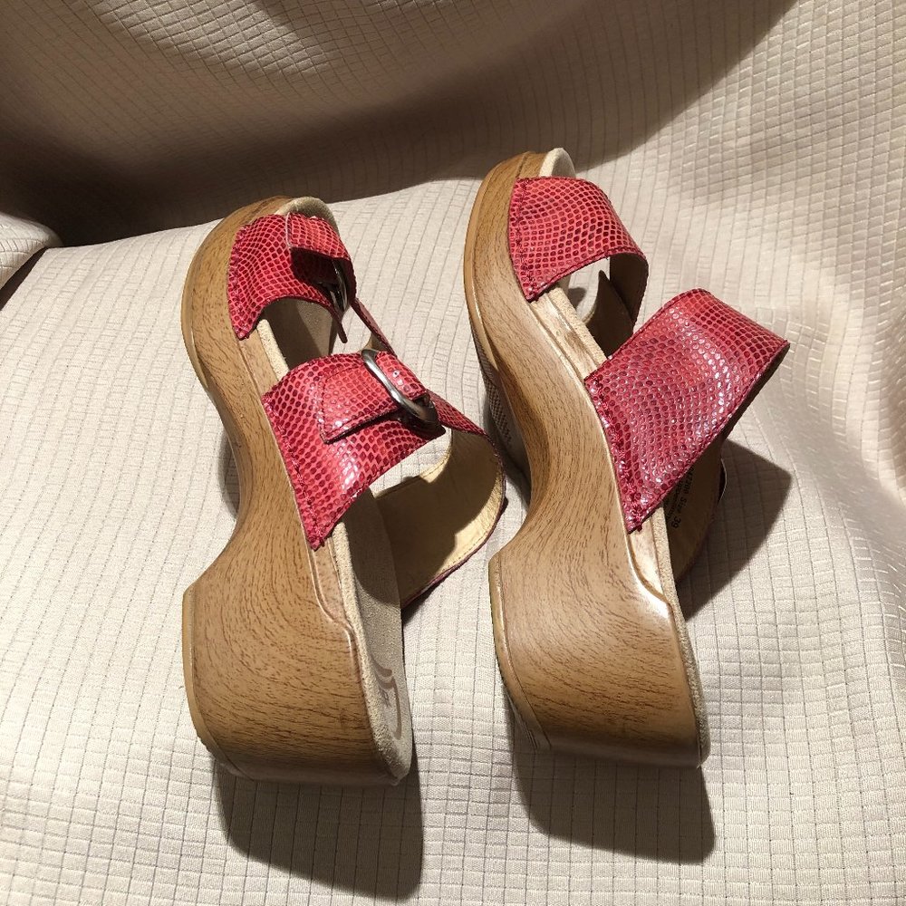 Dansko coral red leather wedge clog sandals, 8.5 - Picture 6 of 11
